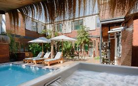 Verde Madera Hostel B&B